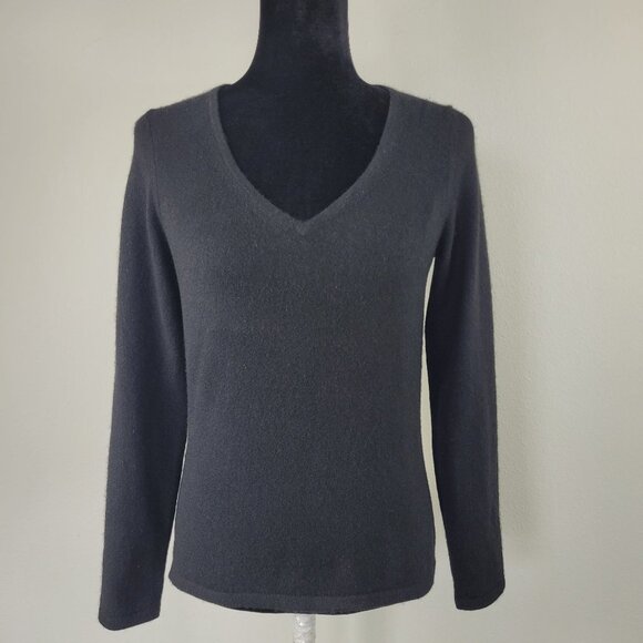 Ann Taylor Woman’s Black 100% cashmere v-neck pullover sweater size M - Picture 2 of 12